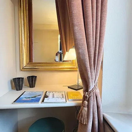 Garibaldi Luxury Apartment