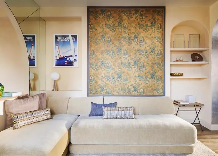 Garibaldi Luxury